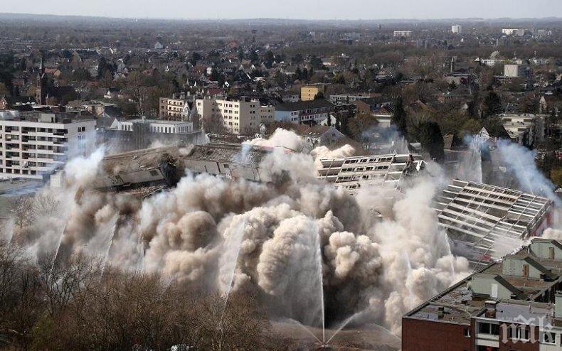 Взривиха 20-етажна сграда в Дуисбург (ВИДЕО)