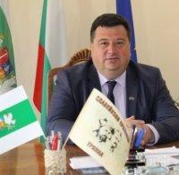 Кметът на община Трявна връчи грамоти на коректните данъкоплатци от туристическия бранш