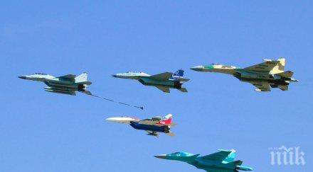 небесните шоумени руски витязи прехвърлят