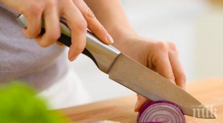 просто факт тъпият нож докарва повече сълзи беленето лук