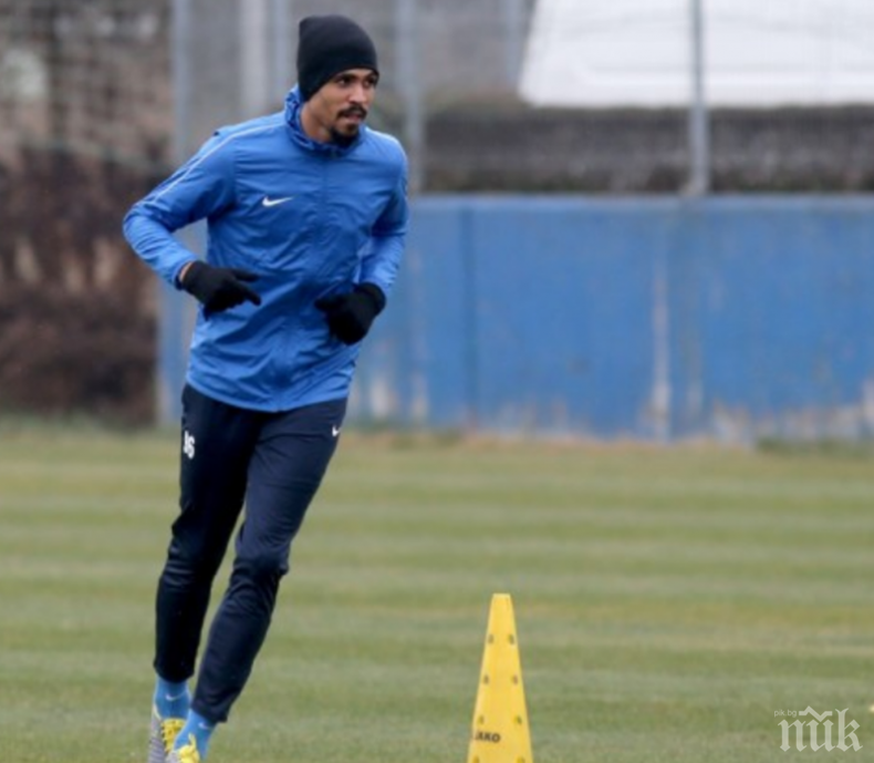 Сините с нов стълб в отбрана?