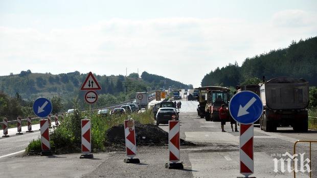 Стесниха магистрала „Тракия“ при км 116 