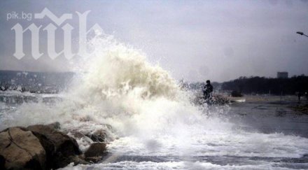 затвориха пристанище варна заради буря