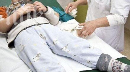 годишно бръкна контакта родителите спасиха пясък