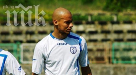 черноморец подсили двама