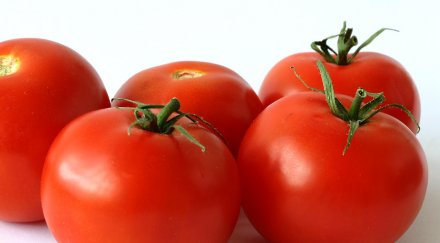 земеделци изхвърлиха домати път знак протест