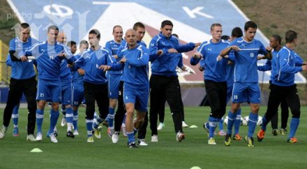 двама българи вкараха левски загуба амкар