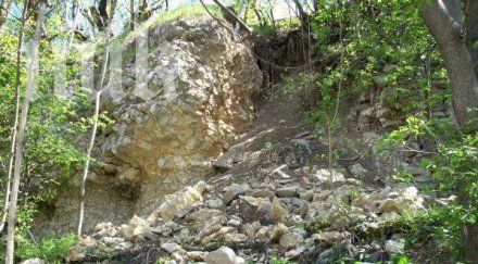 огромно свлачище блокира пътя рилския манастир