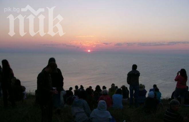 Джулая на Камен бряг на живо по БНТ, слънцето обаче май ще остане скрито