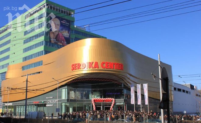 Сигнал за бомба в столичен мол