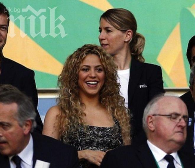 Шакира сияе от щастие след гола на Пике срещу Италия (снимки)