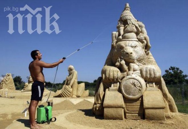 Започна фестивалът на пясъчните фигури в Бургас