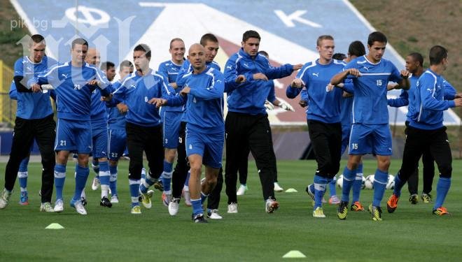 Двама българи вкараха на Левски при загуба от Амкар