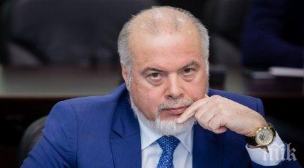 кмет нареди чиновниците ядат храната сервират ученическите столове