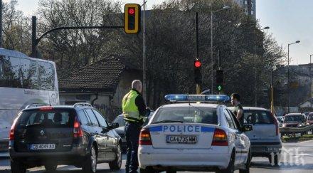 катастрофа централна гара софия кола мотор отнесоха снимки