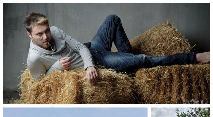 две капки вода миро спи сандра бълок каризматичният певец скри половинката снимки