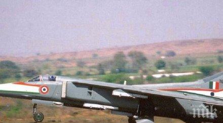 изтребител разби индия пилотът катапултирал