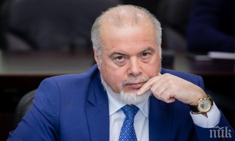 Кмет нареди чиновниците да ядат храната, която сервират в ученическите столове 