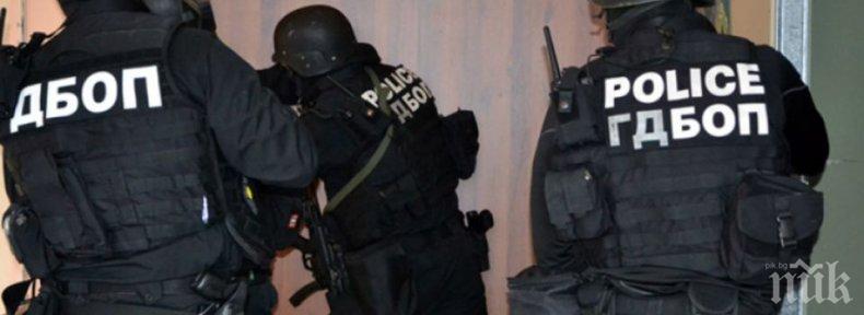 Ченгета с автомати и маски пресякоха незаконен добив на злато в Монтанско, трима са в ареста (СНИМКИ)