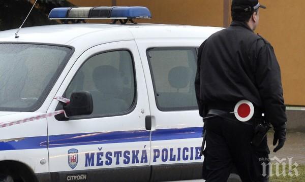 ОТ ПОСЛЕДНИТЕ МИНУТИ: 40 ранени при сблъсък между трамвай и тролей в Бърно