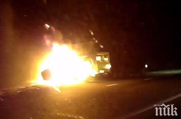ИЗВЪНРЕДНО: Камион с леснозапалими течности се запали край Пазарджик