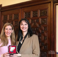 Николина Ангелкова се срещна в Испания с министъра на туризма на Гърция