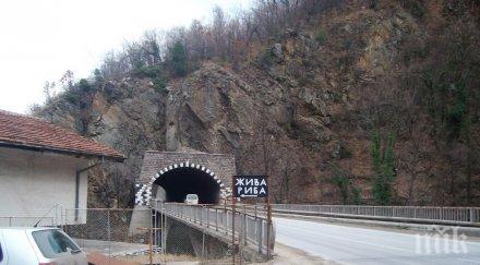 забраняват високите камиони тунелите асеновград