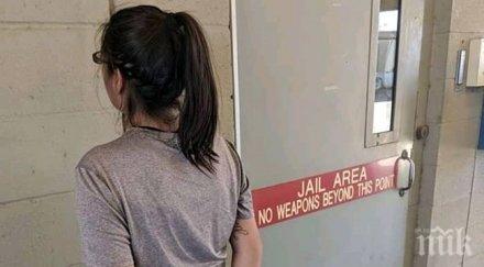 българка прекарва нелегални мексиканци задната седалка