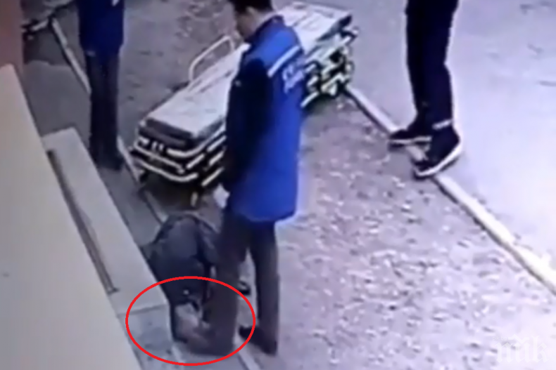 ГРОЗНО: Лекар провери състоянието на пациент с... крак (ВИДЕО)