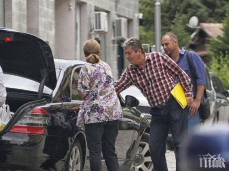 САМО В ПИК И РЕТРО: Първанов погреба тъща си