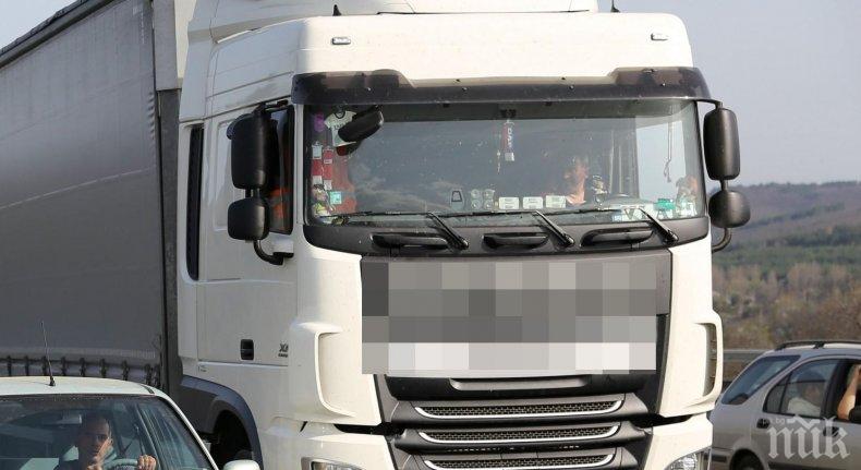 Крайна мярка: Българските превозвачи ще изгорят днес в Пловдив ТИР в знак на протест срещу гласуването на Мобилен пакет 1 от Европейския парламент