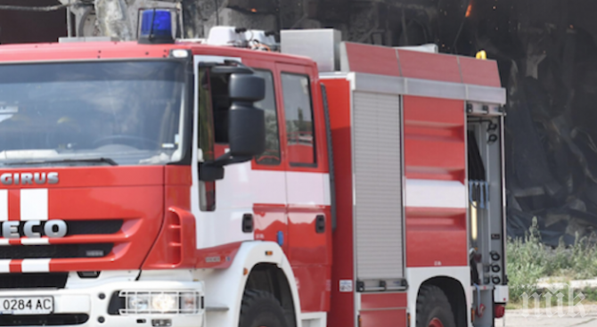 Запалиха колата на общинар в Бойчиновци