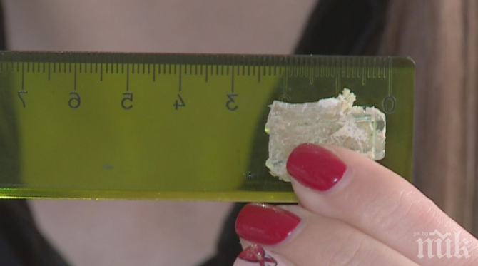 ШОК: Жена се натъкна на стъкла в хляба