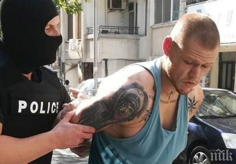 Татуиран „Калашников“ издаде Карчо и аверите му за мелето в „Сакса бийч“