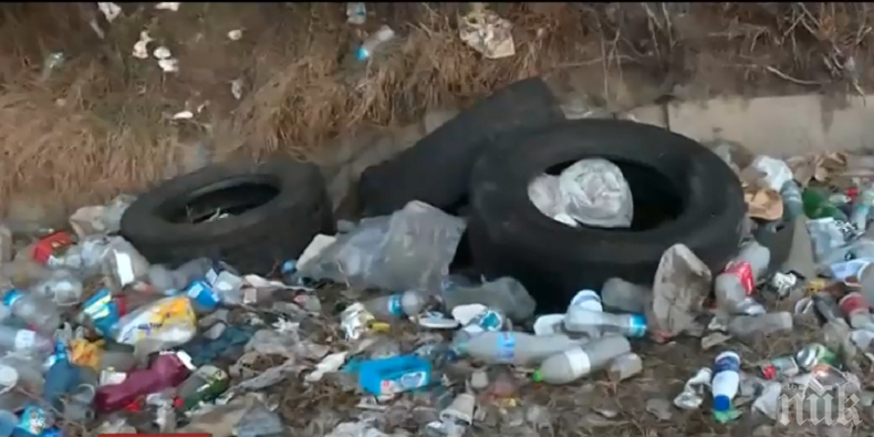 ШОК: Един тир отпадъци се изсипват в световния океан на всяка една минута