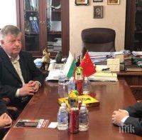 Илиан Тодоров първи се срещна с новоназначения посланик на Китай Н.Пр. Дун Сяодзюн