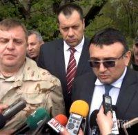 ИЗВЪНРЕДНО В ПИК TV: Вицепремиерът Каракачанов и шефът на МВР Младен Маринов с първи разкрития за заплахата от 50 хиляди мигранти (ОБНОВЕНА/СНИМКИ)