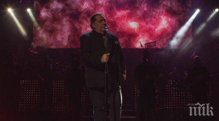 василис карас идва отново арена армеец гръцката легенда празнува години сцена