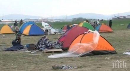 мигрантите лагера солун започнаха изнасят