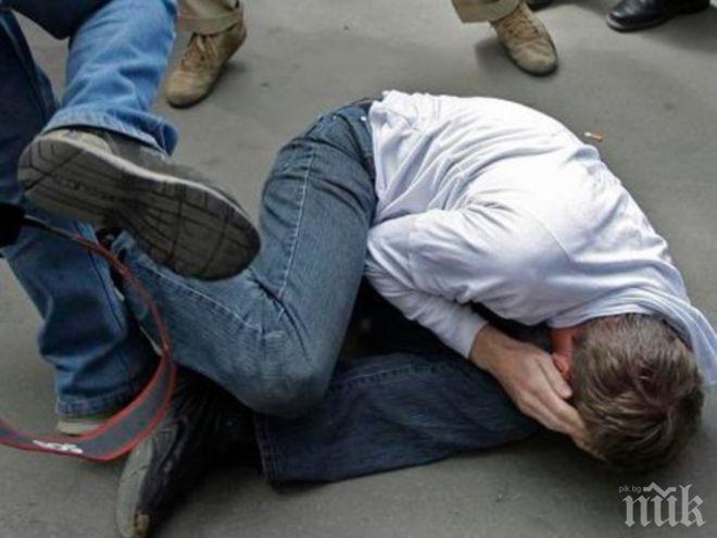 Поморийски тийнейджъри се мислят за гангстери, ходят на училище с боксове и оръжия