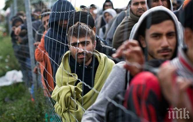 ТЕ ИДВАТ: Турската полиция спря над две хиляди мигранти, тръгнали към границата с България
