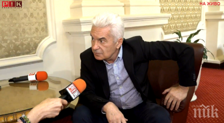 волен сидеров парламентът оголва оставките герб достатъчно подготвени кадри