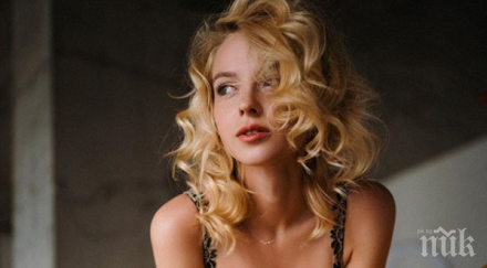 гореща журналистка русия свали дрехите снимки