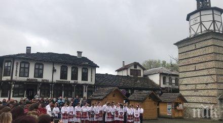 дух български фолклорни състава мерят сили фестивал трявна