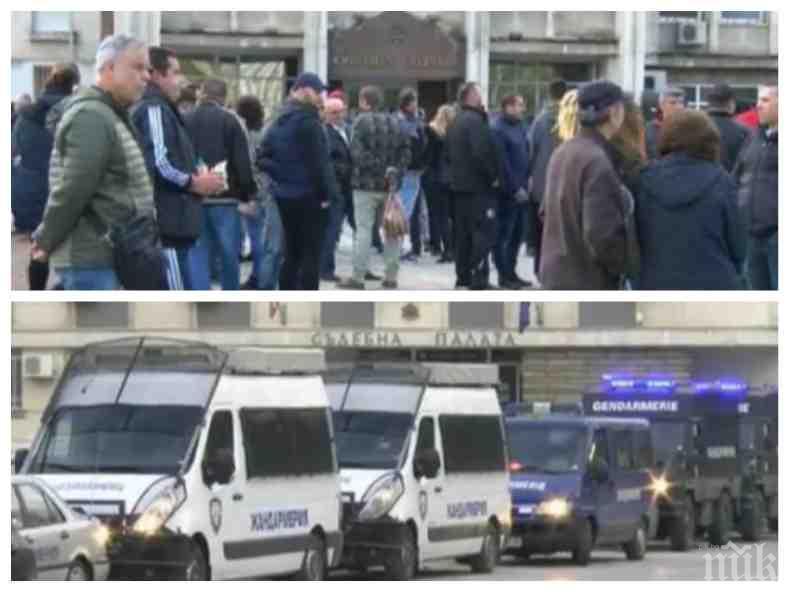 НАПРЕЖЕНИЕ: Габровци излязоха на протест срещу насилието в града