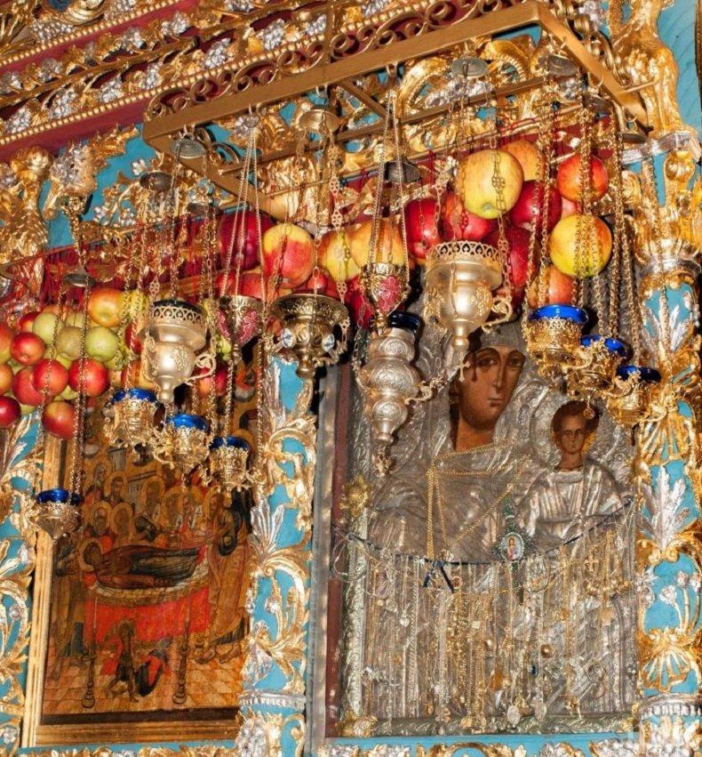 МИСТИЧЕН ДЕН: Почитаме с уникален ритуал чудотворна икона на Света Богородица