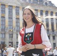 Ева Майдел повежда Голямото българско хоро в Брюксел (СНИМКИ)