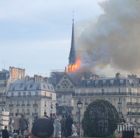 Тръмп: Пожарът в Нотр Дам е ужасен! Вижте огнения ад, който разруши историческата катедрала (ВИДЕО)