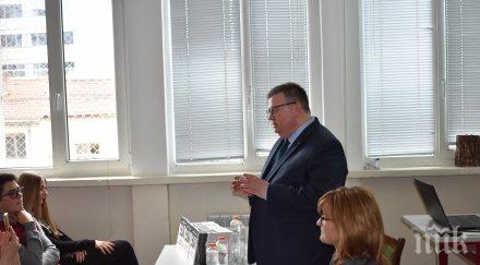 главният прокурор сотир цацаров срещна ученици нег проф константин гълъбов