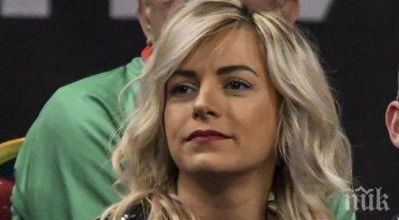 поли генова без майчинство тръгва турне